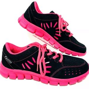 CURVES 8.5 Womens Athletic Shoe